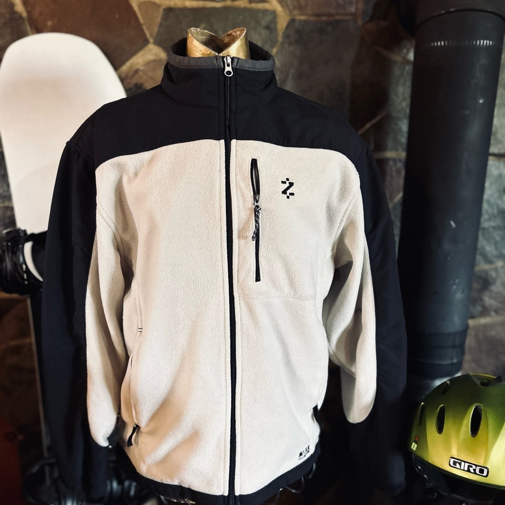 Men's Black and Cream IZOD Fleece